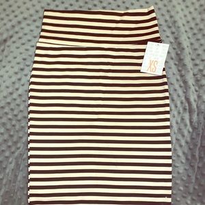 NWT LulaRoe Small Cassie skirt